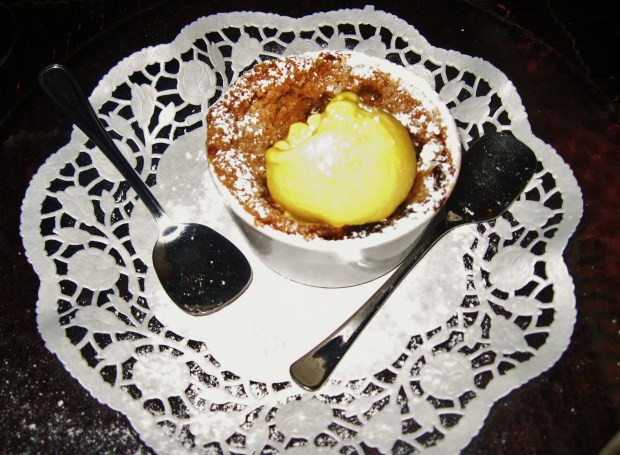 Orestorante apple crumble with gelato