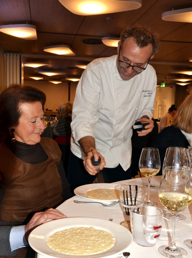 Adding 5 pepper essence to risotto